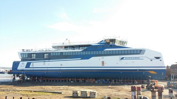 Vietranstimex vận chuyển thành công dự án di dời tàu dịch vụ tại Cảng Đông Xuyên